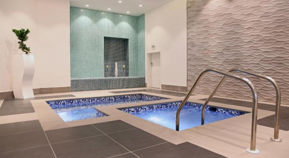 1 Bedroom Apartment, 1 King, Sofa bed, City view